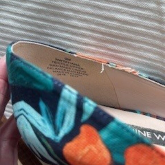 Nine West- Navy and Tropical floral stiletto- Size 9 - Picture 2 of 13
